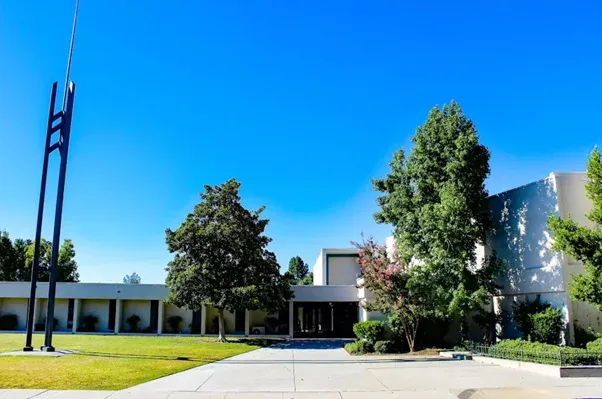 Isha Yoga Center, Los Angeles