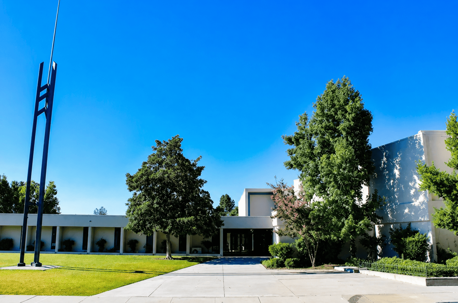Isha Yoga Center, Los Angeles